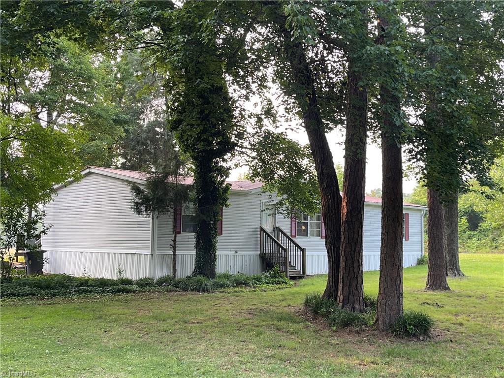1834 Light Road Thomasville, NC 27360 - Photo 2 of 9