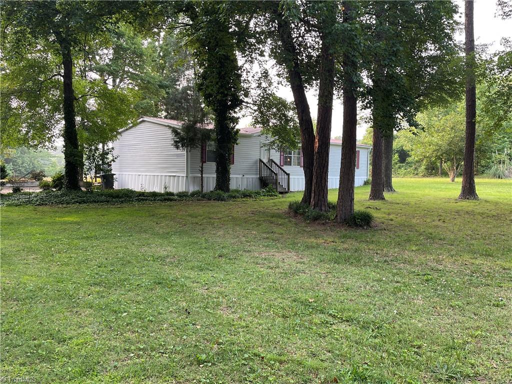 1834 Light Road Thomasville, NC 27360 - Photo 3 of 9