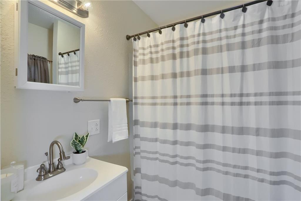 19 Shaw Avenue McKees Rocks, PA 15136 - Photo 11 of 27