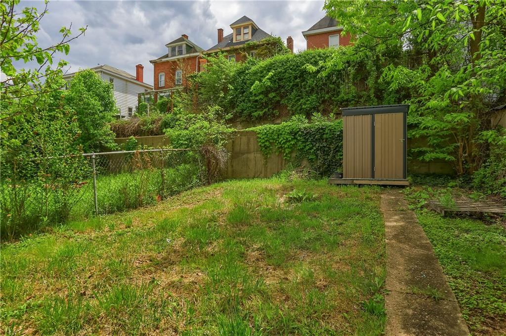 19 Shaw Avenue McKees Rocks, PA 15136 - Photo 26 of 27