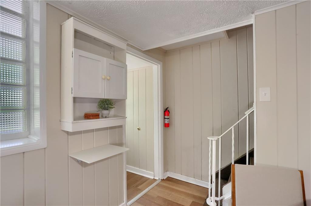 19 Shaw Avenue McKees Rocks, PA 15136 - Photo 6 of 27