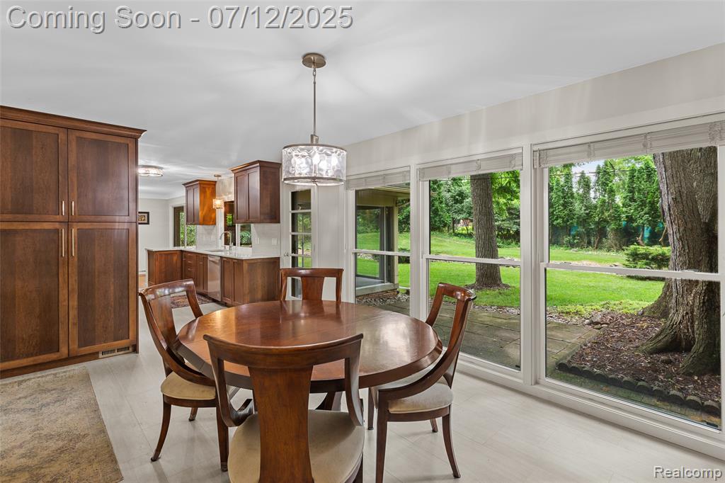 36357 Paddleford Road Farmington Hills, MI 48331 - Photo 8 of 35