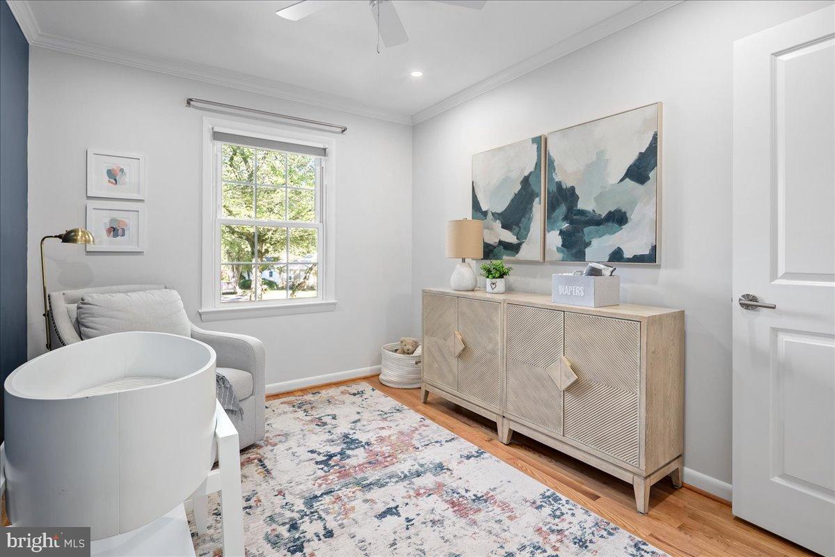 9515 Stevebrook Road Fairfax, VA 22032 - Photo 18 of 25 a bathroom with a sink toilet and mirror