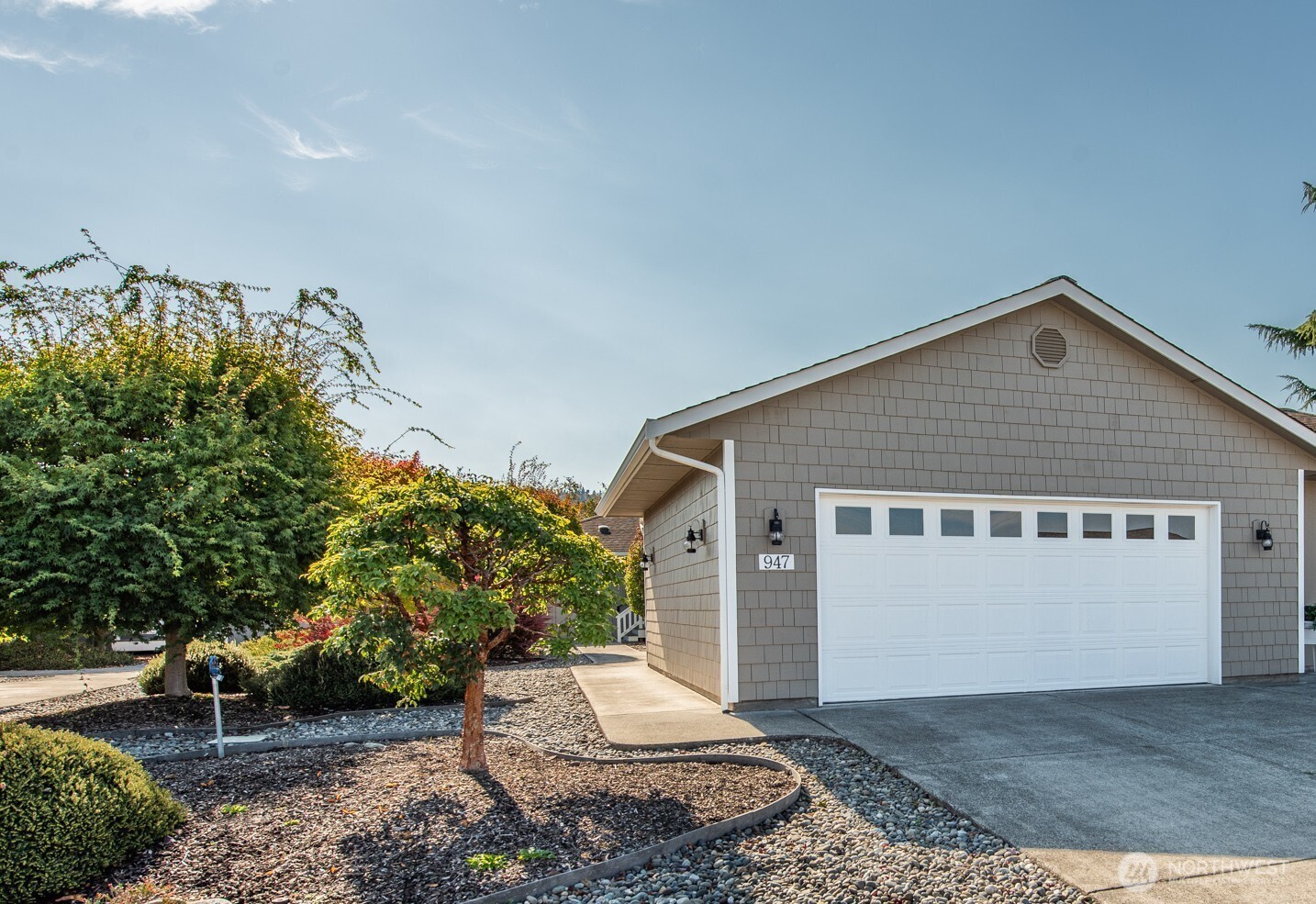 947 East Cedar Street, Unit 947 Sequim, WA 98382 - Photo 2 of 29