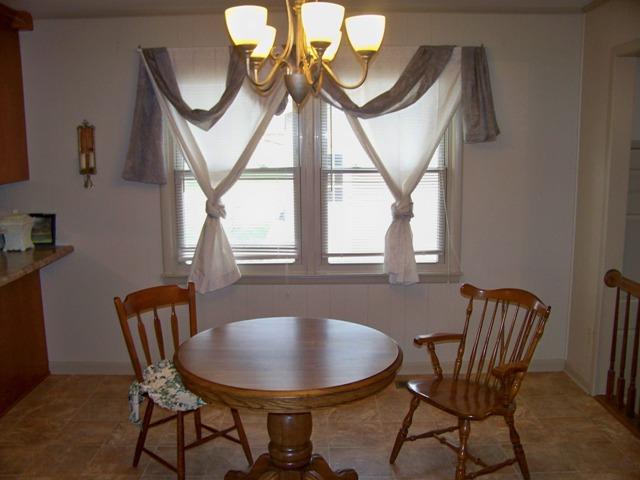 1365 Blair Pond Road Winchester, TN 37398 - Photo 14 of 20 Eating area in the kitchen