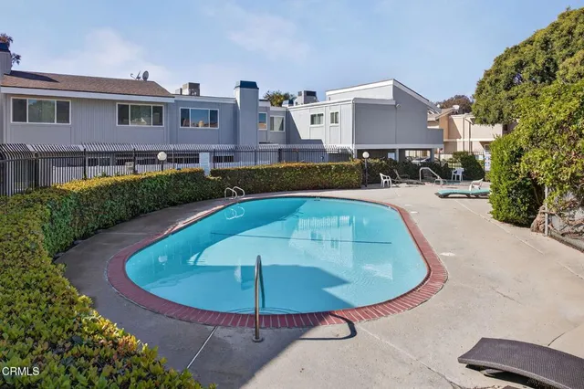 $499,000 | 1320 San Simeon Court, Unit 4, Ventura, CA 93003