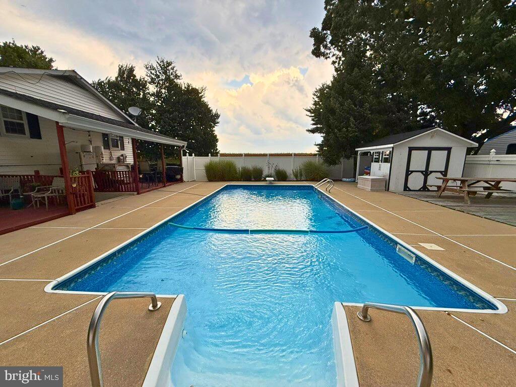 31569 Jim Davis Road Galena, MD 21635 - Photo 14 of 42 Vinyl Inground Pool