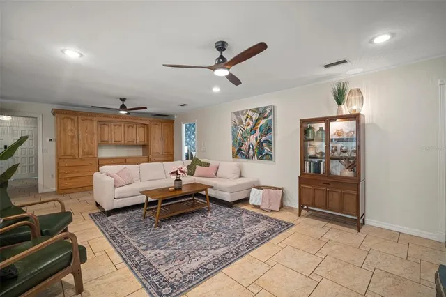 $1,750,000 | 7202 18th Avenue Northwest, Bradenton, FL 34209