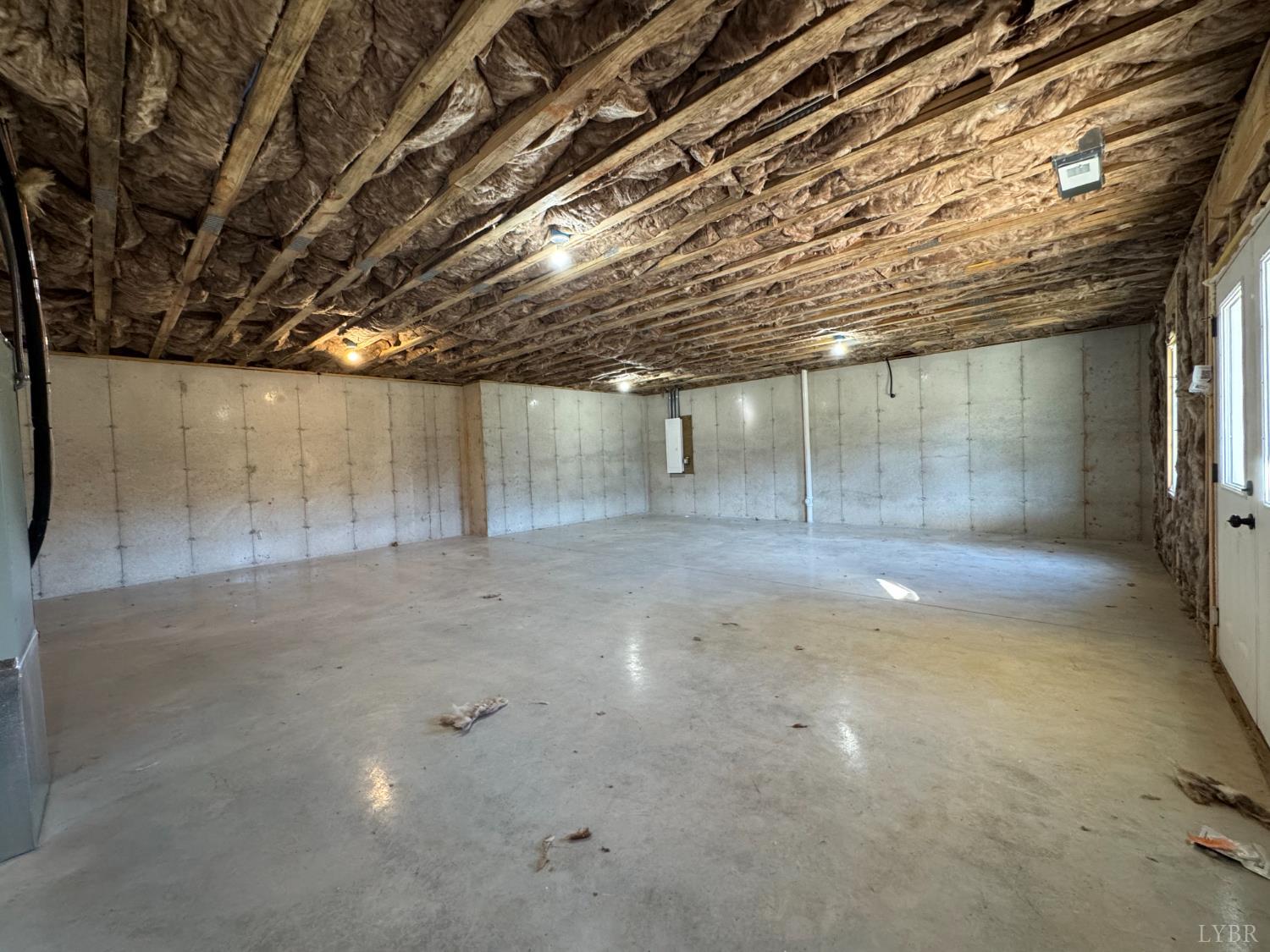 554 Stratford Road Concord, VA 24538 - Photo 14 of 19 a view of a room with wooden floor