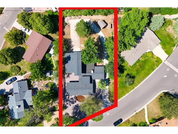 a picture of a bathroom with a sink