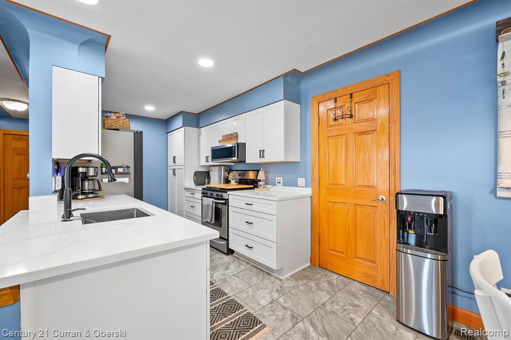 417 Chicago Drive Howell, MI 48843 - Photo 20 of 58 Gallery Image 20