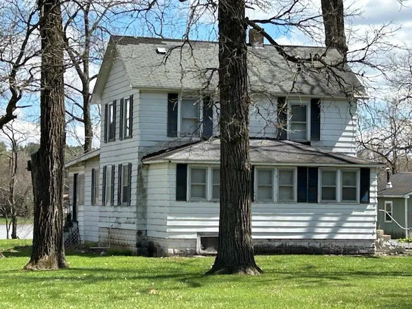 $399,500 | 33709 West River Road, Wilmington, IL 60481