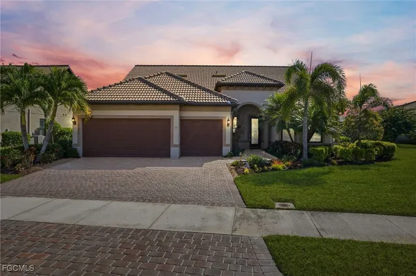 $880,000 | 11745 Bowes Circle, Fort Myers, FL 33913