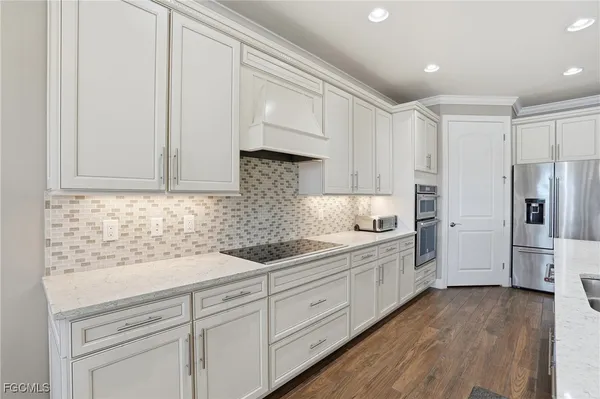 $880,000 | 11745 Bowes Circle, Fort Myers, FL 33913