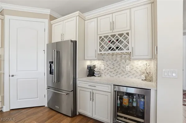 $880,000 | 11745 Bowes Circle, Fort Myers, FL 33913