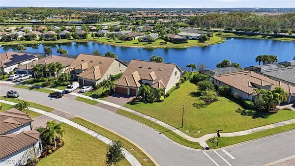 $880,000 | 11745 Bowes Circle, Fort Myers, FL 33913