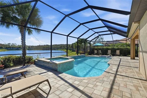 $880,000 | 11745 Bowes Circle, Fort Myers, FL 33913