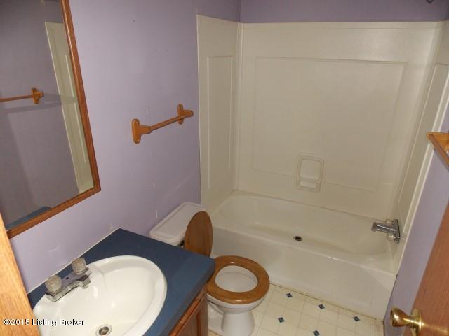 425 Sego Road Mount Eden, KY 40046 - Photo 7 of 10 Bathroom