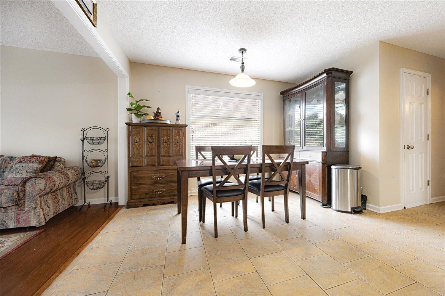 9163 Roundabout Lane Memphis, TN 38018 - Photo 7 of 24 Dining room with baseboards