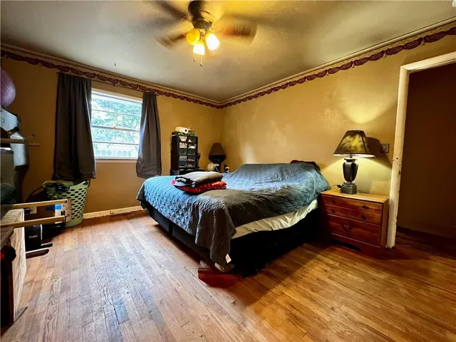 $124,900 | 830 East 22nd Street, Baxter Springs, KS 66713