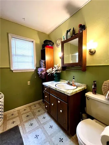 $124,900 | 830 East 22nd Street, Baxter Springs, KS 66713