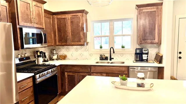 $305,000 | 3000 Sheffield Lane, St. Joseph, MO 64506