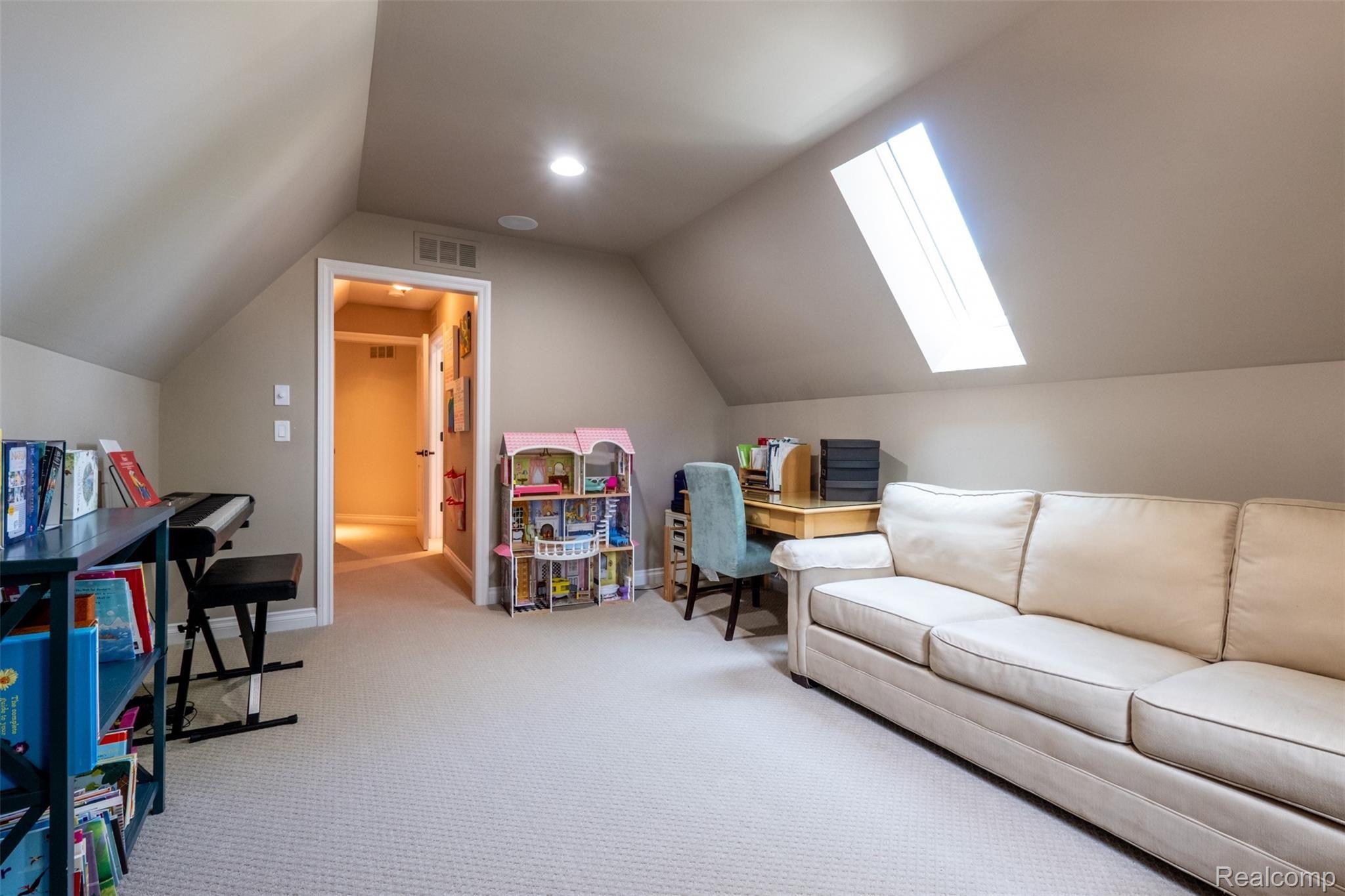 322 Griggs Street Rochester, MI 48307 - Photo 35 of 49 322 Griggs-41.jpg
