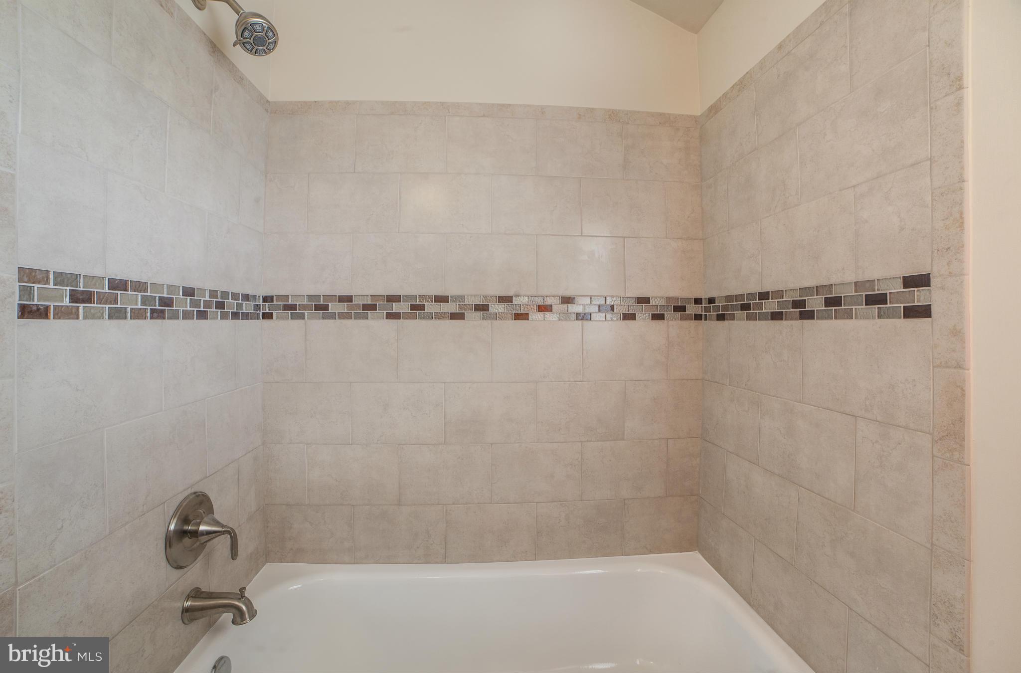 562 Brisbane Road Baltimore, MD 21229 - Photo 22 of 26 Bath