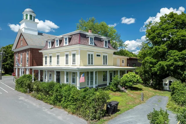 $599,000 | 534 Elm Street, Chester, VT 05143
