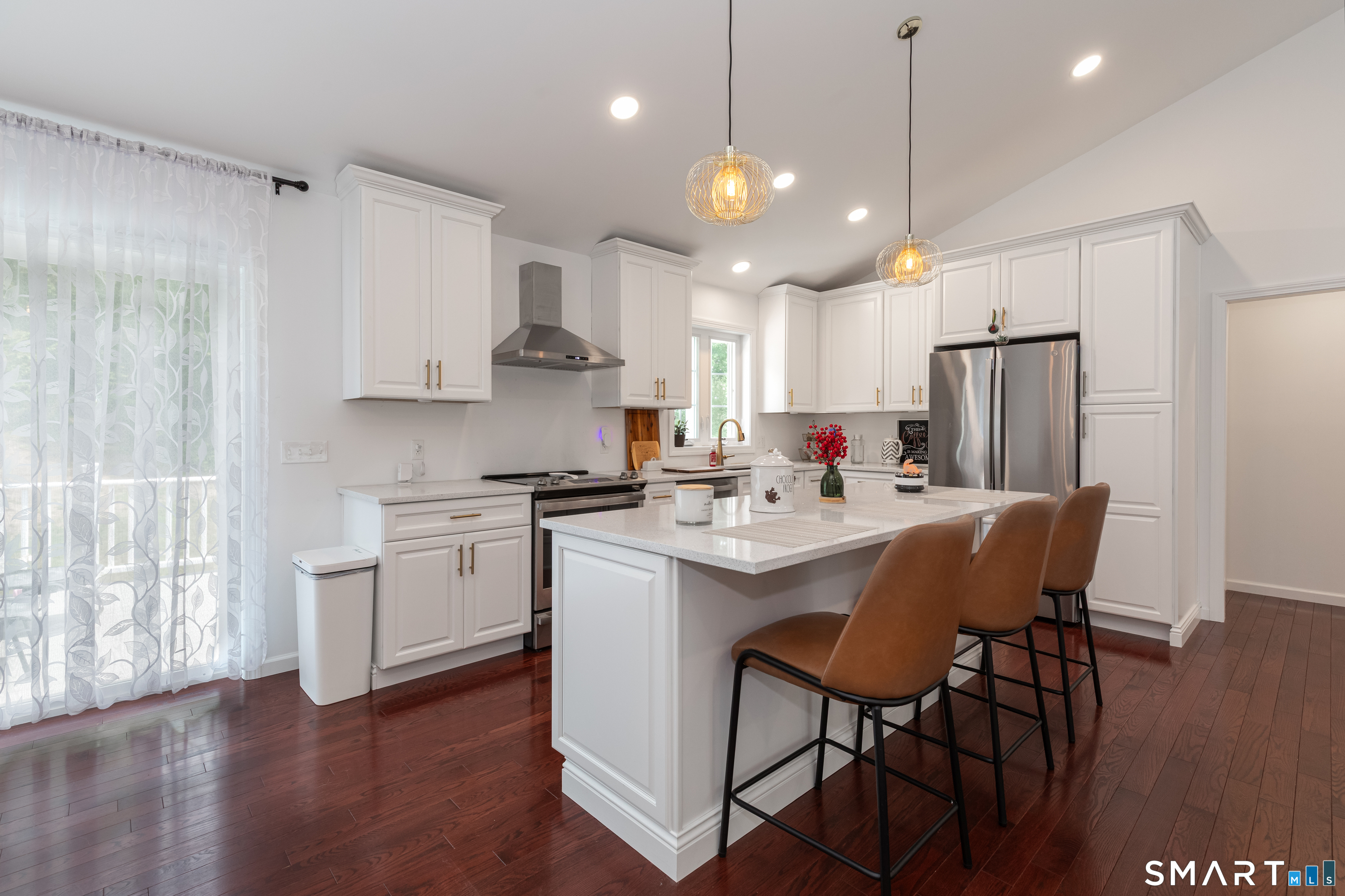 76 Beach Road Wolcott, CT 06716 - Photo 3 of 28
