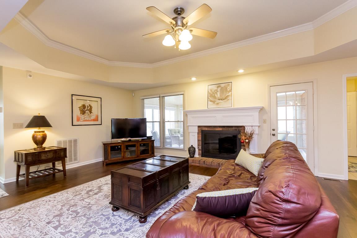 1398 East Rhett Butler Road Clarksville, TN 37042 - Photo 3 of 30 Gallery Image 3