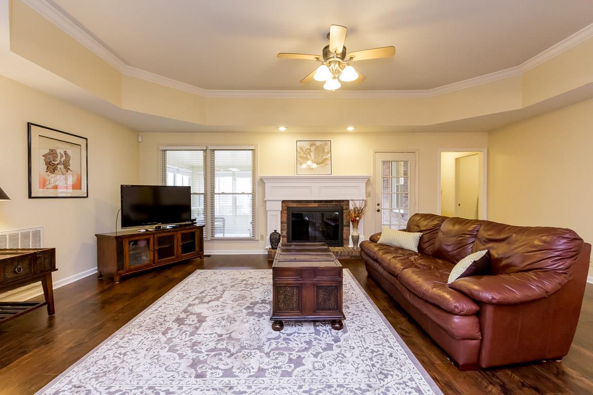 1398 East Rhett Butler Road Clarksville, TN 37042 - Photo 4 of 30 Gallery Image 4