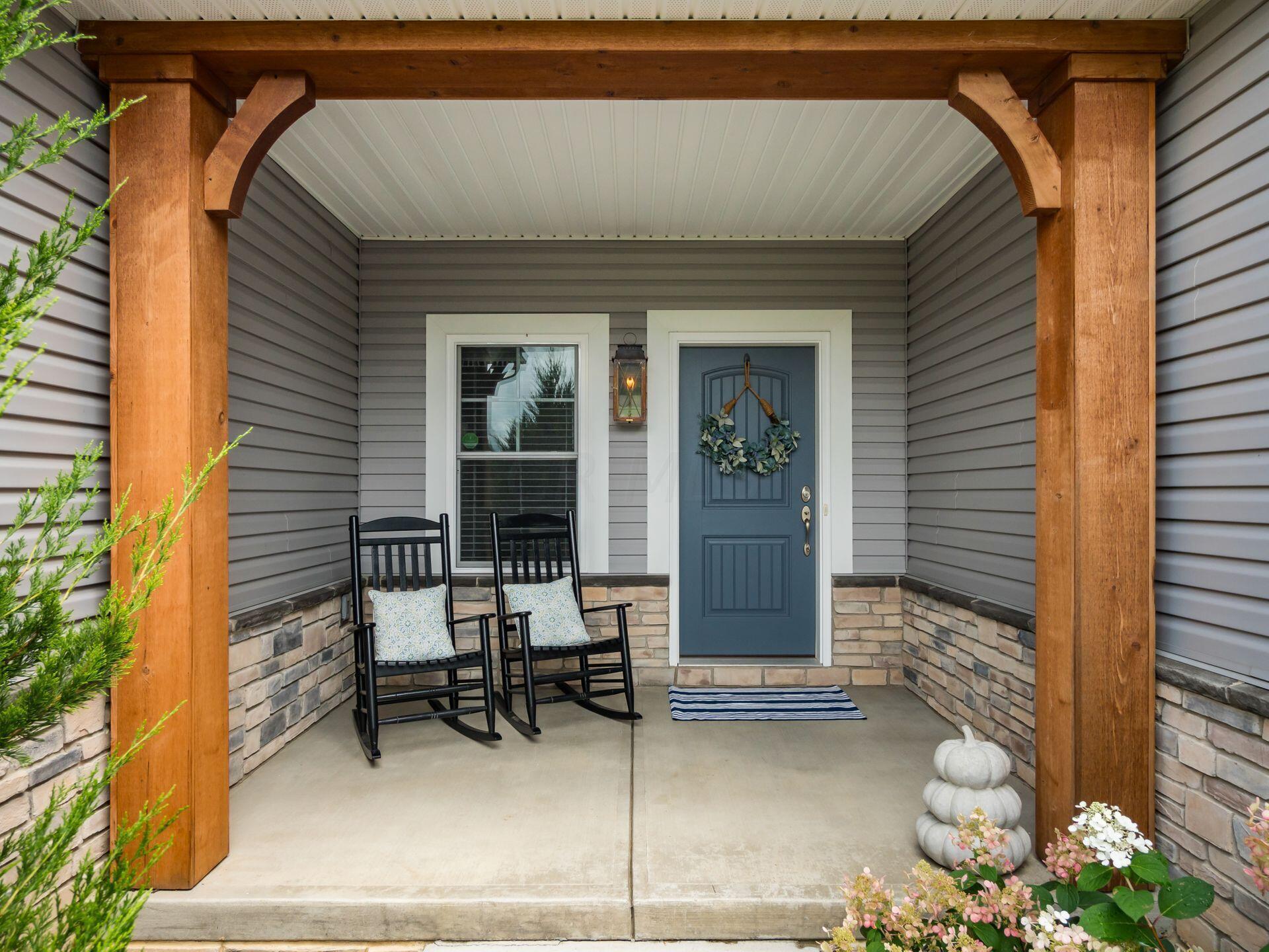 7676 Allen Road Canal Winchester, OH 43110 - Photo 17 of 50 Front porch