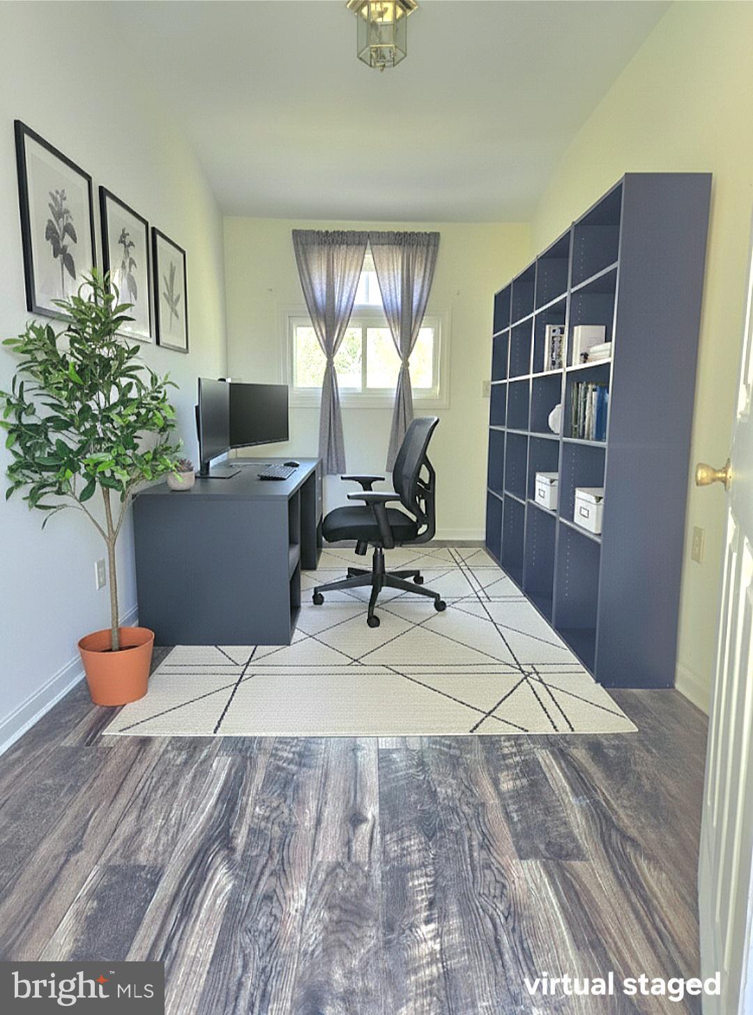 405 Leonards Lane Cambridge, MD 21613 - Photo 11 of 33 a view of a livingroom with furniture and a window
