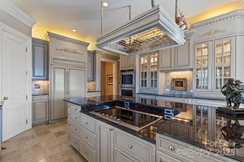 $2,550,000 | 1676 Valle Cay Drive, Vilas, NC 28692