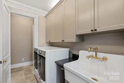 $2,550,000 | 1676 Valle Cay Drive, Vilas, NC 28692