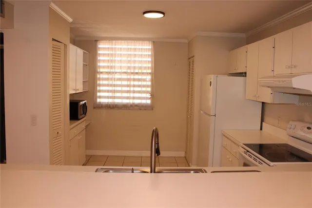 $2,250 | 152 Wild Palm Drive, Unit 152, Bradenton, FL 34210