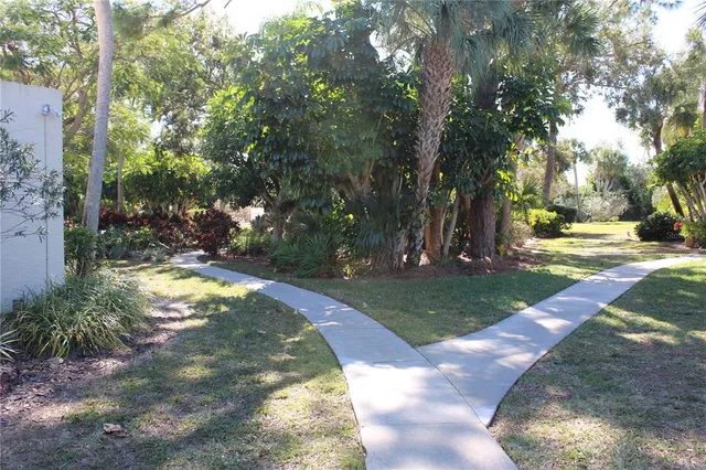 $2,250 | 152 Wild Palm Drive, Unit 152, Bradenton, FL 34210