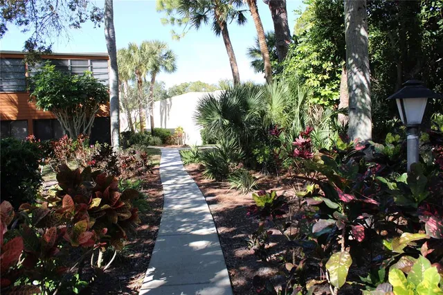 $2,250 | 152 Wild Palm Drive, Unit 152, Bradenton, FL 34210