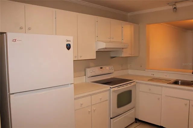 $2,250 | 152 Wild Palm Drive, Unit 152, Bradenton, FL 34210