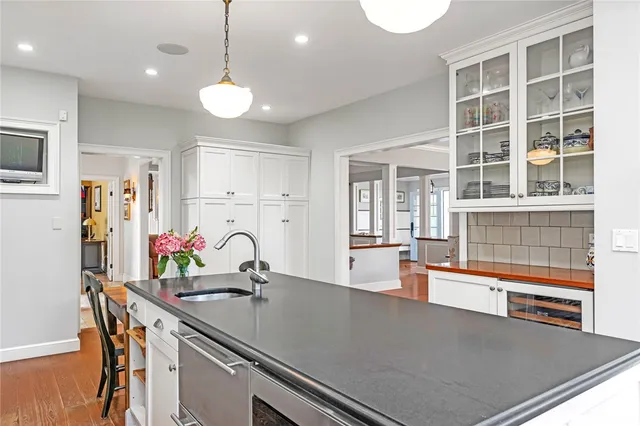 $4,275,000 | 52 Avondale Road, Westerly, RI 02891