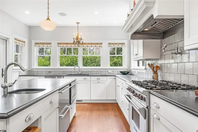 $4,275,000 | 52 Avondale Road, Westerly, RI 02891