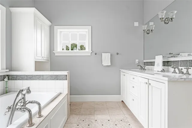 $4,275,000 | 52 Avondale Road, Westerly, RI 02891