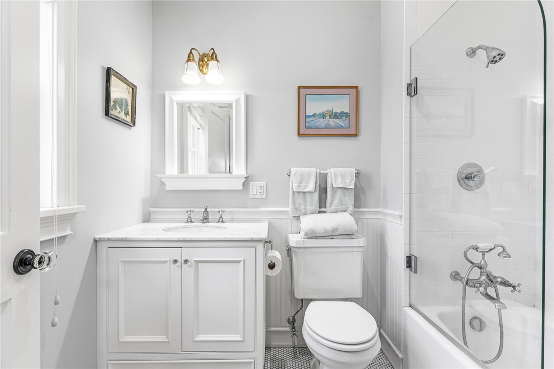 52 Avondale Road Westerly, RI 02891 - Photo 37 of 49