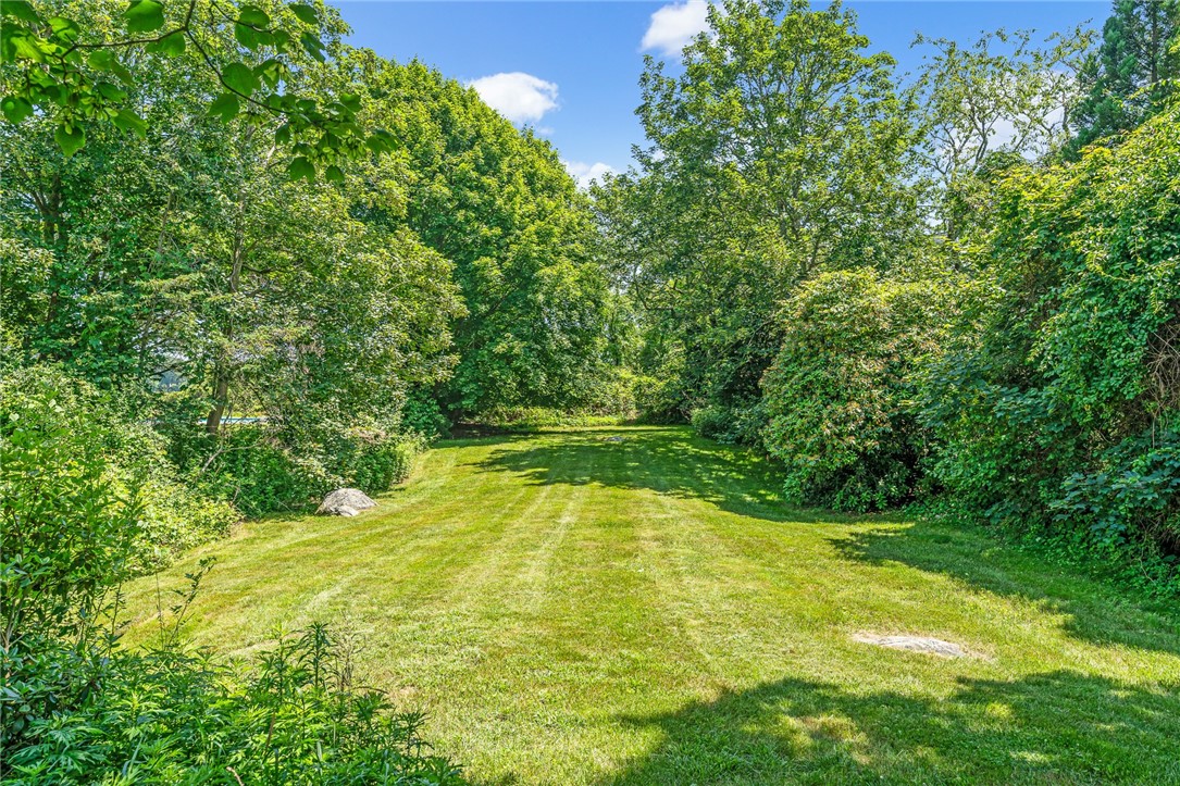 52 Avondale Road Westerly, RI 02891 - Photo 44 of 49