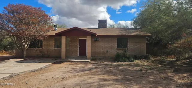 $165,000 | 895 Via Esmeralda, Rio Rico, AZ 85648