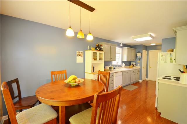 805 Sunset Point Mount Juliet, TN 37122 - Photo 5 of 15 Eat In Kitchen With Hardwood Floors And Pantry