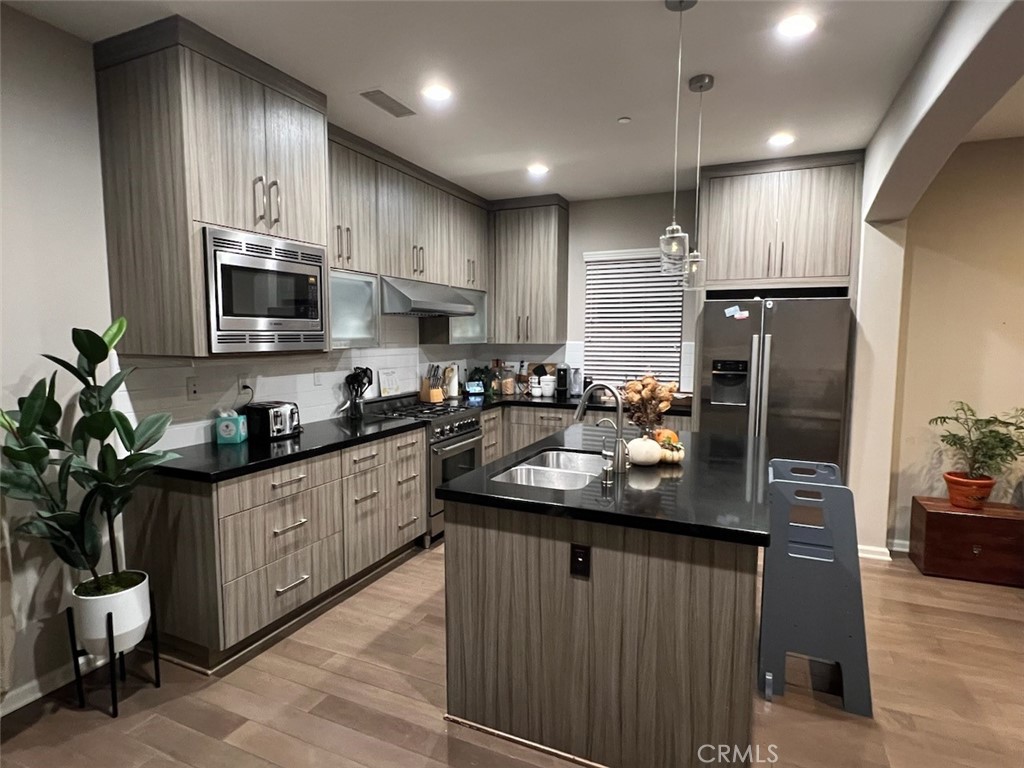 236 Firefly Irvine, CA 92618 - Photo 4 of 12