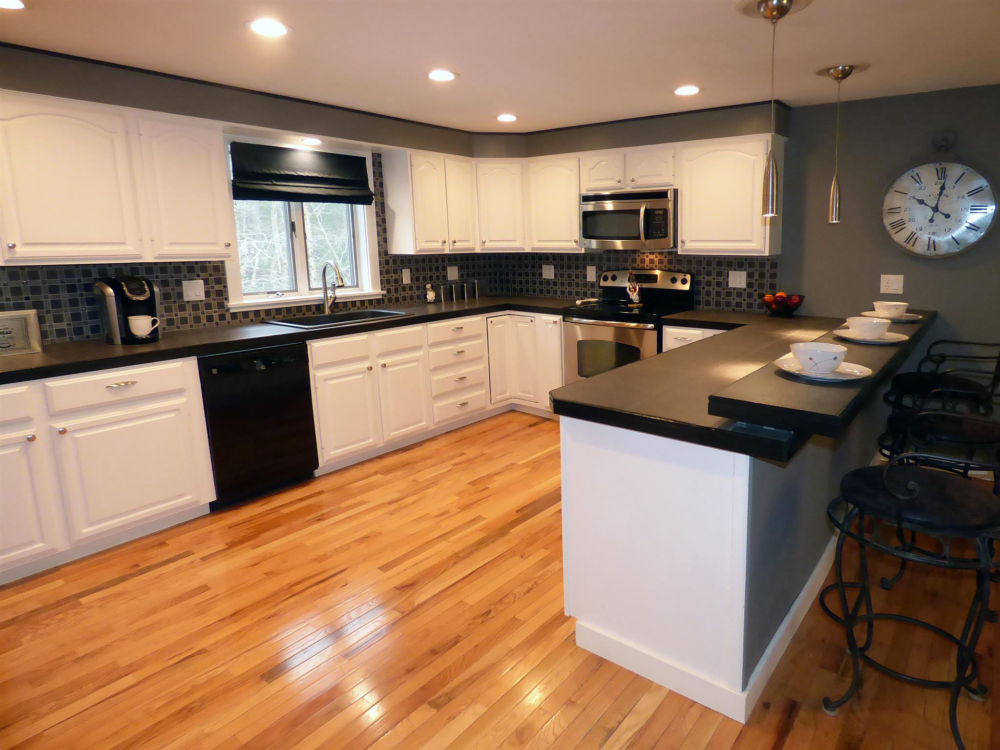 360 Middle Road Tuftonboro, NH 03816 - Photo 3 of 24