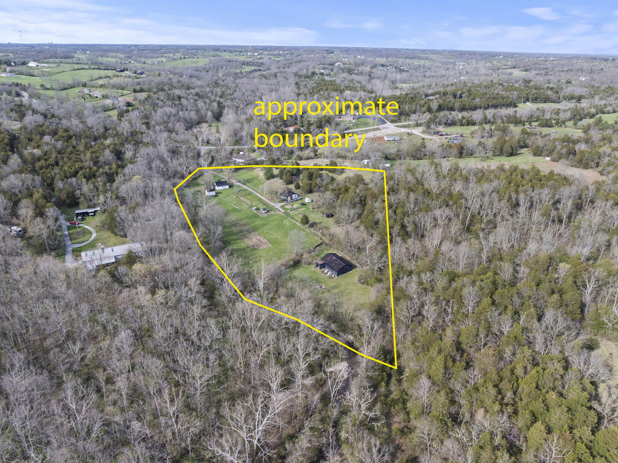 121 Johnson Road Lexington, KY 40515 - Photo 12 of 42 8-web-or-mls-DJI_20250401171347_0179_D